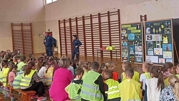 spotkanie-z-policjantami_klasy-1_3_25