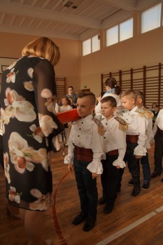 Pasowanie-pierwszaków-na-uczniów-1