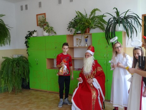 Wizyta Św. Mikołaj wnaszej szkole 1