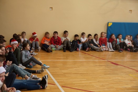 Mecz św Mikołaje kontra uczniowie 12