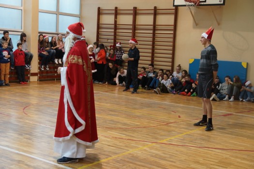 Mecz św Mikołaje kontra uczniowie 14