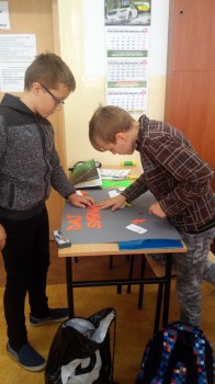 Przygotowania do odblaskowego happeningu 10