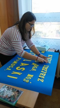 Przygotowania do odblaskowego happeningu 13