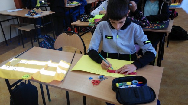 Przygotowania do odblaskowego happeningu 17