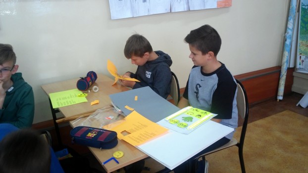 Przygotowania do odblaskowego happeningu 9