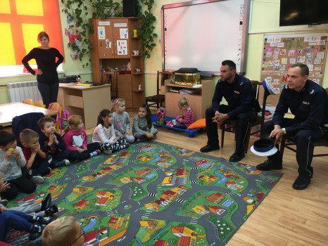 wizyta policjantów w naszym przedszkolu