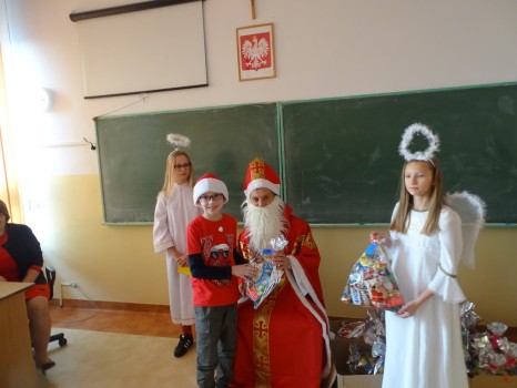 Wizyta Św. Mikołaj wnaszej szkole 13