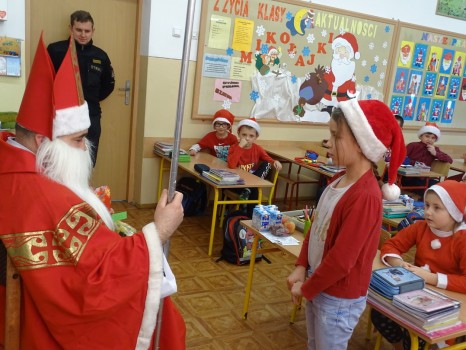 Wizyta Św. Mikołaj wnaszej szkole 23