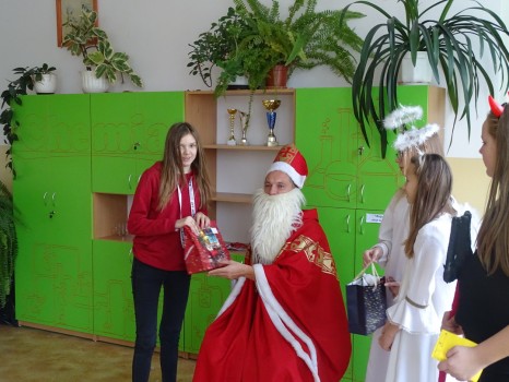 Wizyta Św. Mikołaj wnaszej szkole 3