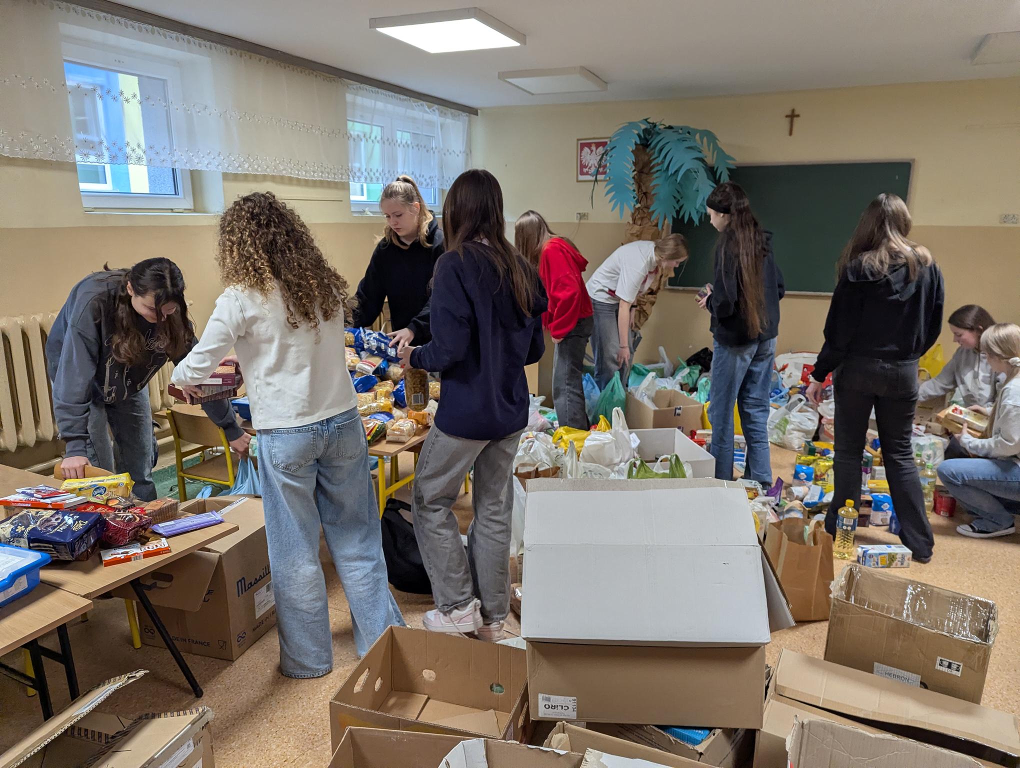 Szkolne Koło Caritas niesie pomoc potrzebującym