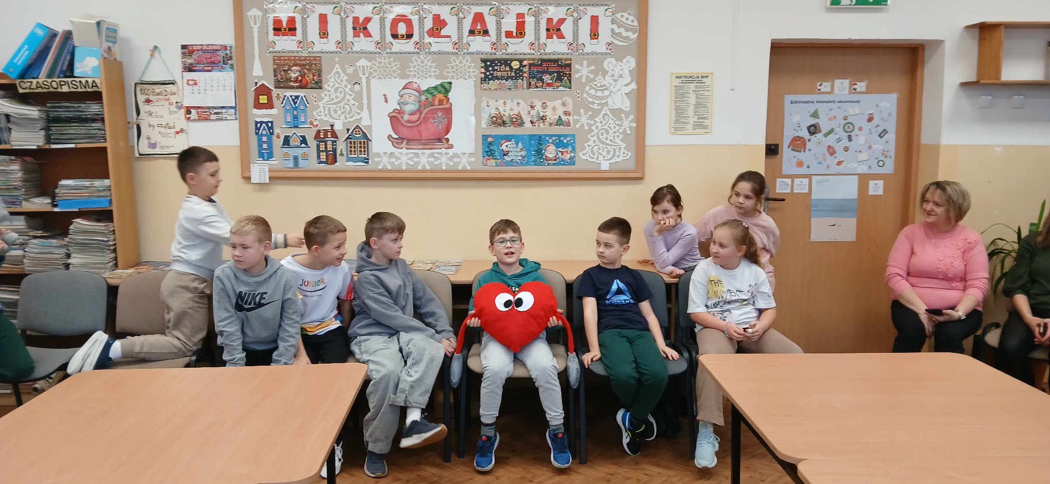 Warsztaty biblioteczne „Dar przyjaźni” dla klas II i III